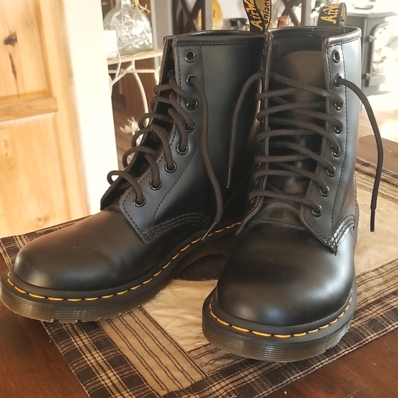 Dr. Martens Shoes - Dr. Martens Doc Martens Boots Size 7